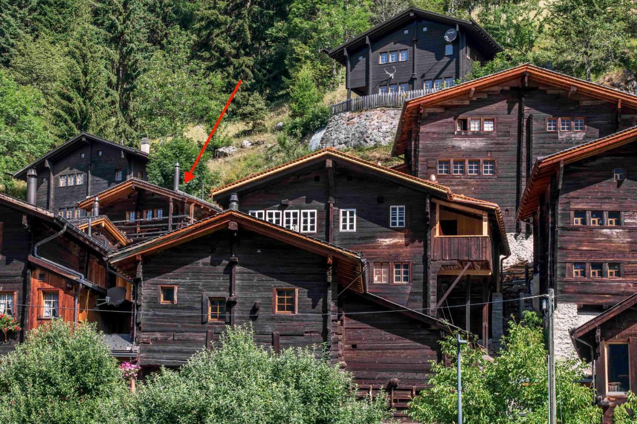 Denkmalgeschuetzter Spycher Total Renoviert Goms Exterior foto